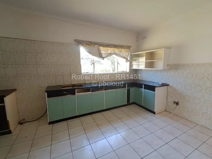 6 Bedroom House to Rent in Gunhill, Harare