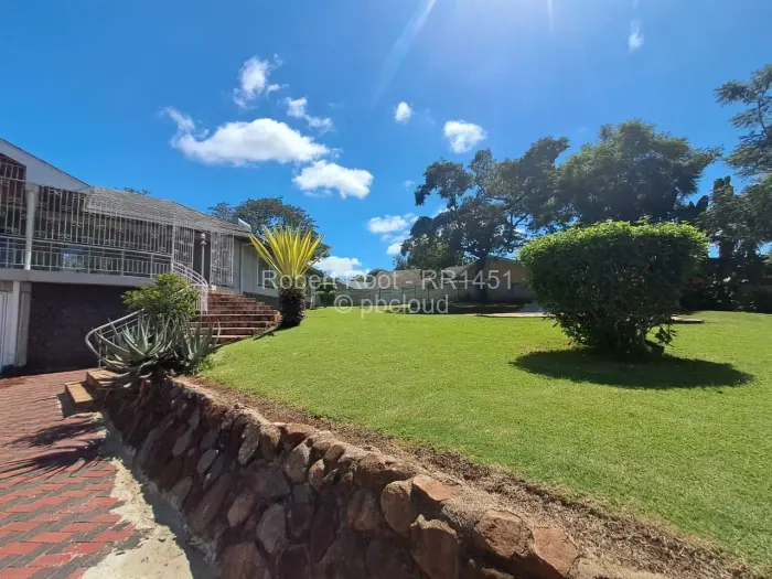 6 Bedroom House to Rent in Gunhill, Harare