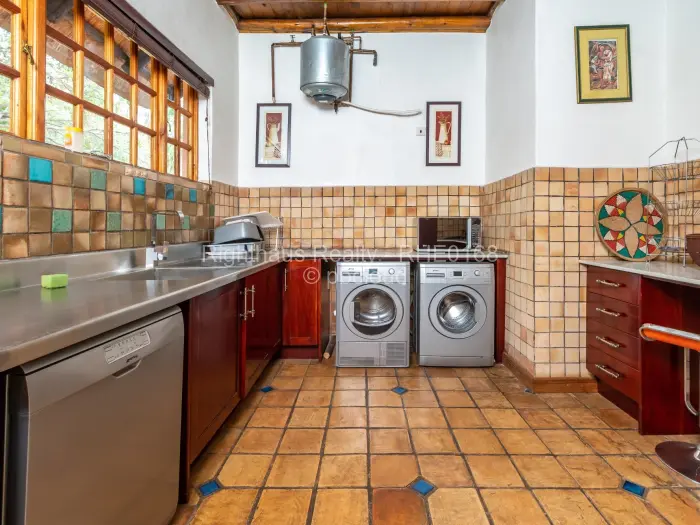 5 Bedroom House for Sale in Ruwa, Ruwa