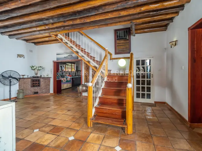 5 Bedroom House for Sale in Ruwa, Ruwa