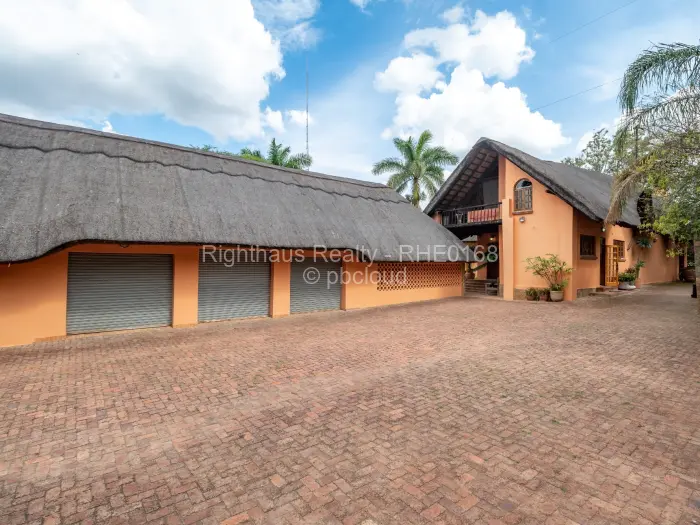 5 Bedroom House for Sale in Ruwa, Ruwa
