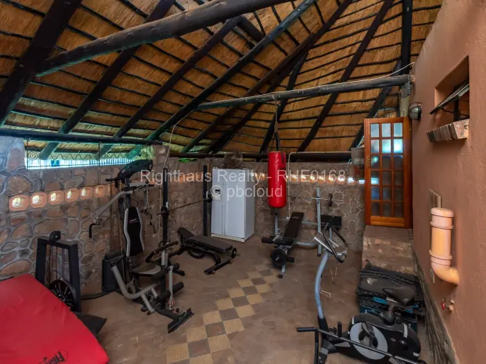 5 Bedroom House for Sale in Ruwa, Ruwa