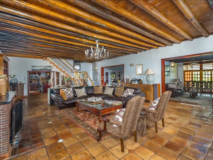 5 Bedroom House for Sale in Ruwa, Ruwa