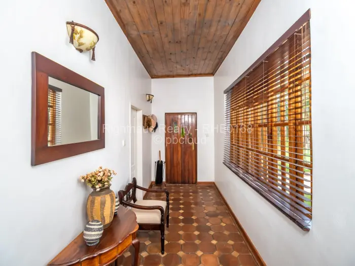 5 Bedroom House for Sale in Ruwa, Ruwa