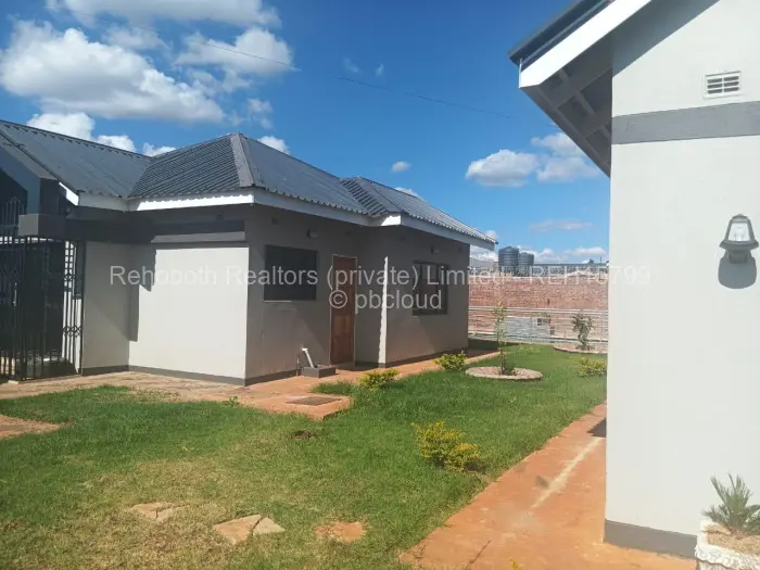 3 Bedroom Cottage/Garden Flat to Rent in Mount Pleasant Heights, Harare