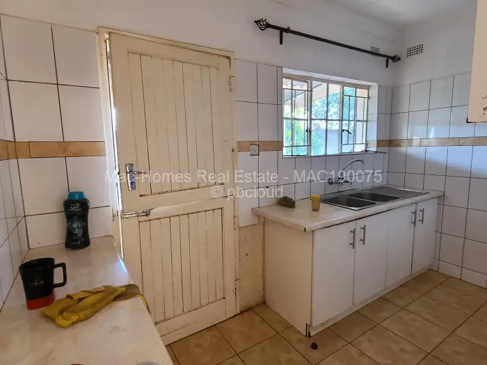 2 Bedroom Cottage/Garden Flat to Rent in Crowhill Views, Harare