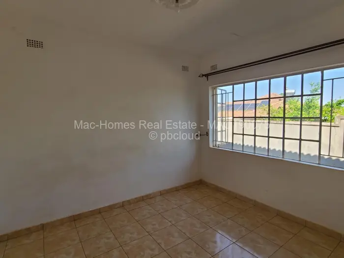 2 Bedroom Cottage/Garden Flat to Rent in Crowhill Views, Harare