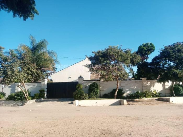 3 Bedroom House for Sale in Mainway Meadows, Harare