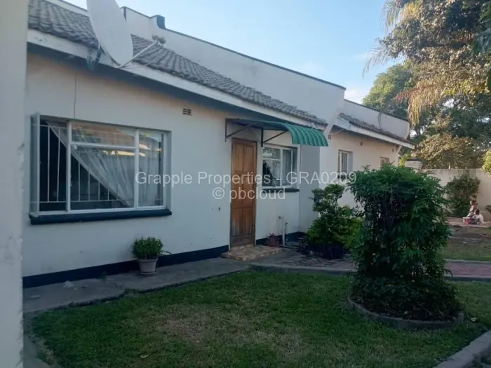3 Bedroom House for Sale in Mainway Meadows, Harare