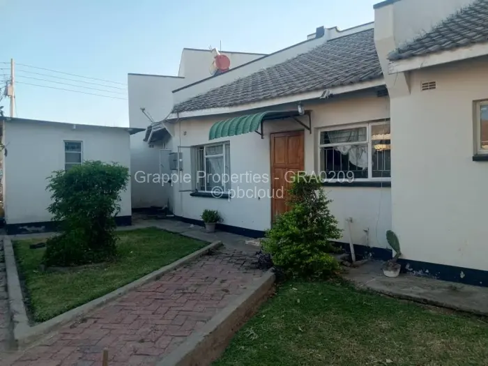 3 Bedroom House for Sale in Mainway Meadows, Harare