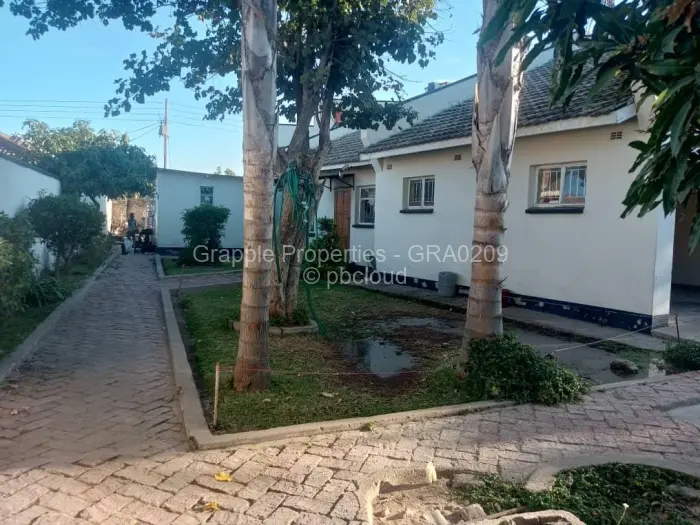 3 Bedroom House for Sale in Mainway Meadows, Harare