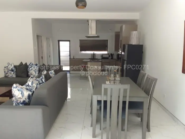 Townhouse/Cluster to Rent in Newlands