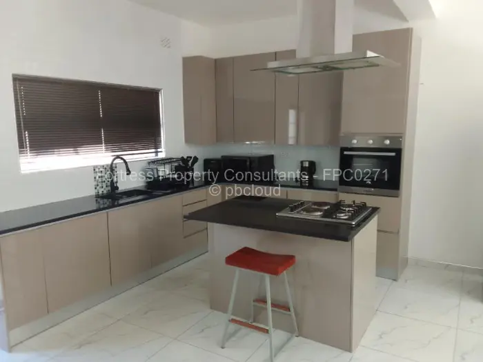 Townhouse/Cluster to Rent in Newlands