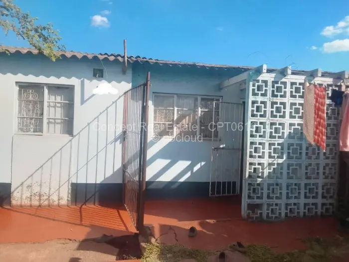 4 Bedroom House for Sale in Highfield, Harare