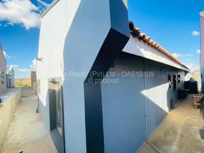 Flat/Apartment to Rent in Bluff Hill