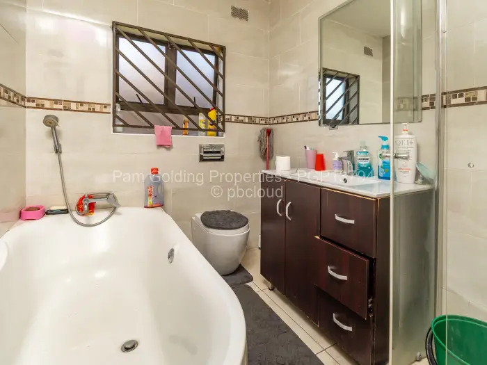 Flat/Apartment to Rent in Meyrick Park