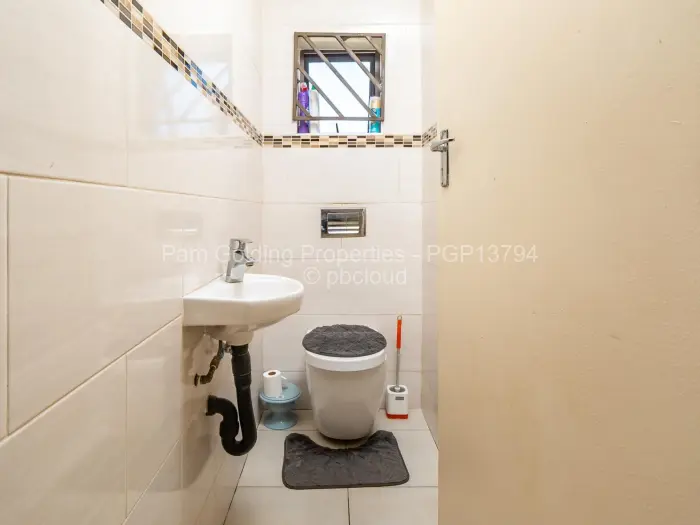 Flat/Apartment to Rent in Meyrick Park