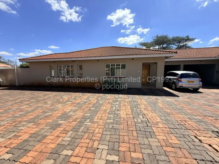 Townhouse/Cluster to Rent in Highlands