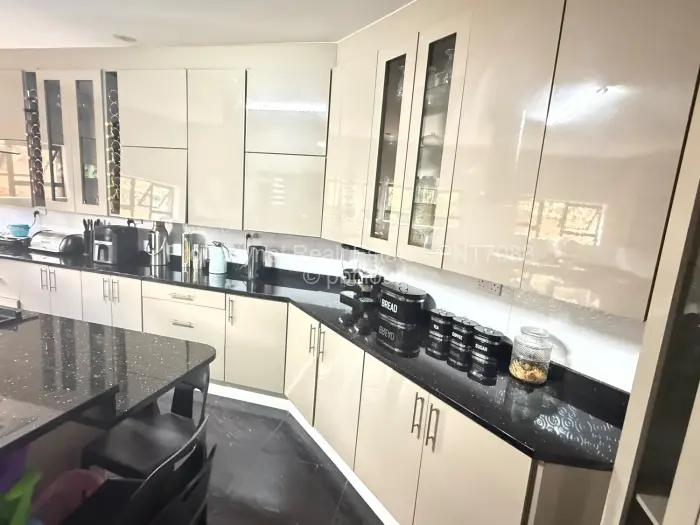 6 Bedroom House for Sale in Gletwin Park, Harare