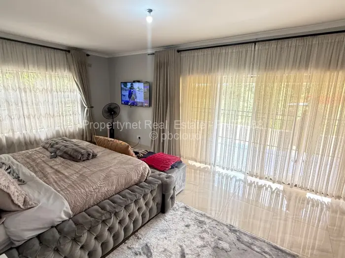 6 Bedroom House for Sale in Gletwin Park, Harare