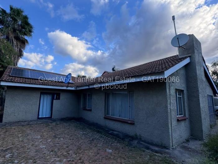 6 Bedroom House for Sale in Waterfalls, Harare