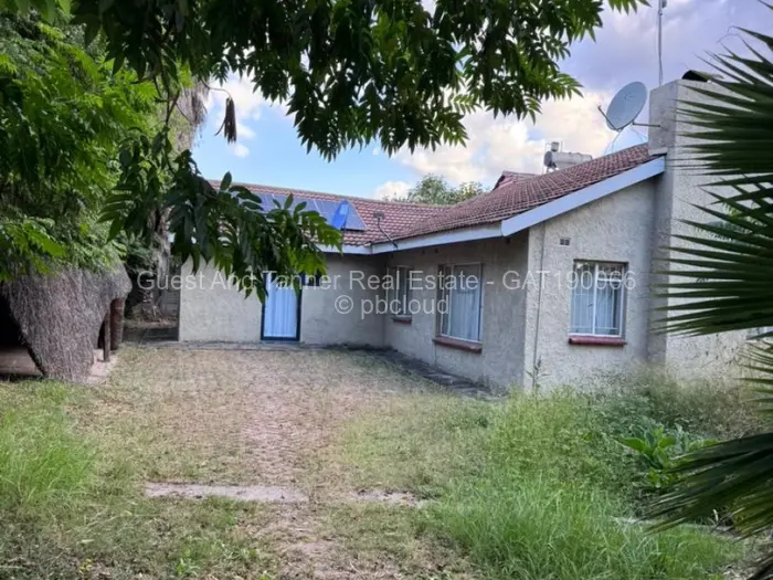 6 Bedroom House for Sale in Waterfalls, Harare