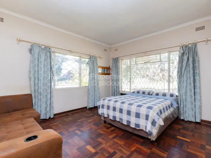 10 Bedroom House for Sale in Greendale North, Harare