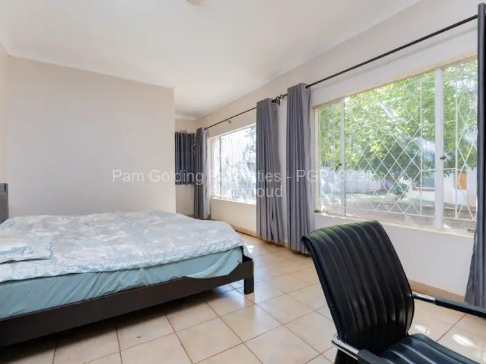 10 Bedroom House for Sale in Greendale North, Harare