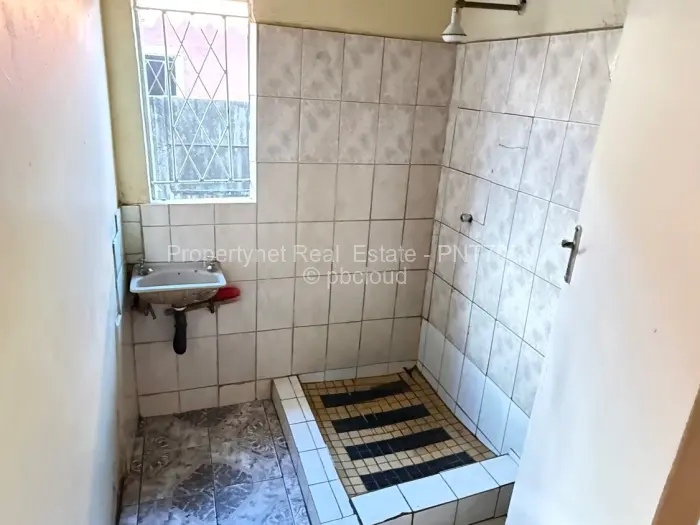4 Bedroom House for Sale in Kuwadzana, Harare