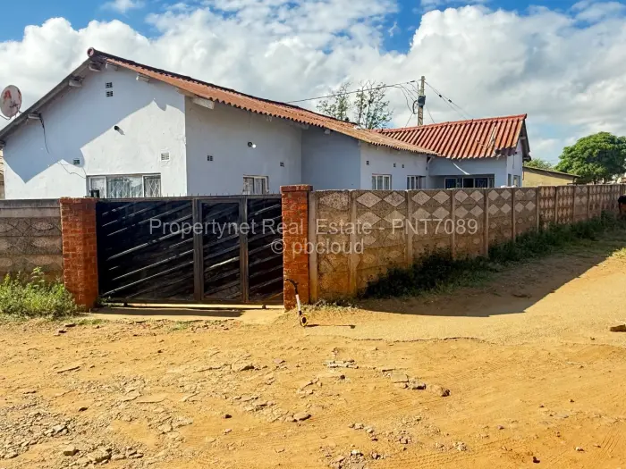 4 Bedroom House for Sale in Kuwadzana, Harare