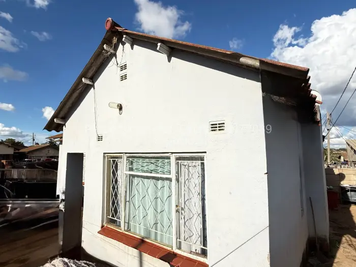 4 Bedroom House for Sale in Kuwadzana, Harare