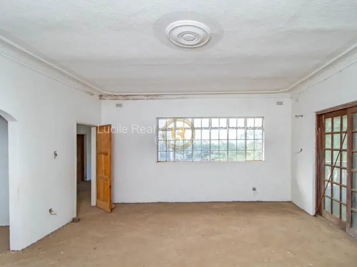 6 Bedroom House for Sale in Shawasha Hills, Harare