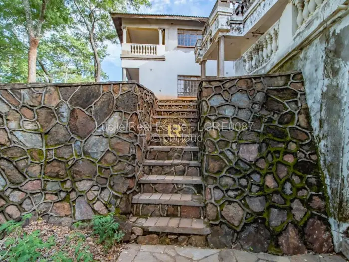 6 Bedroom House for Sale in Shawasha Hills, Harare