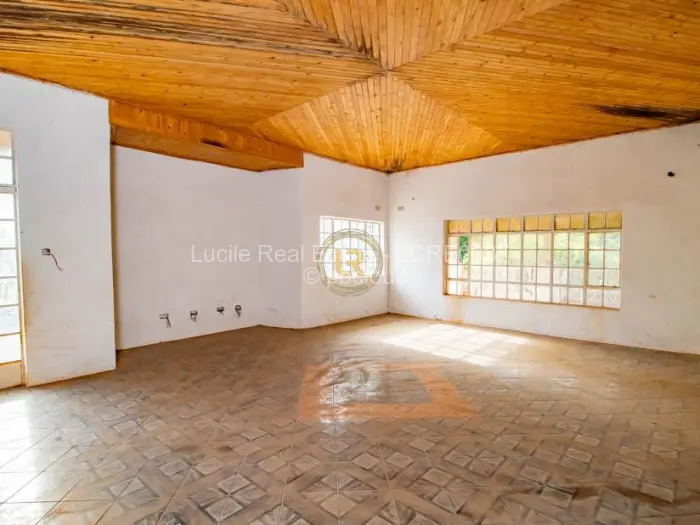 6 Bedroom House for Sale in Shawasha Hills, Harare