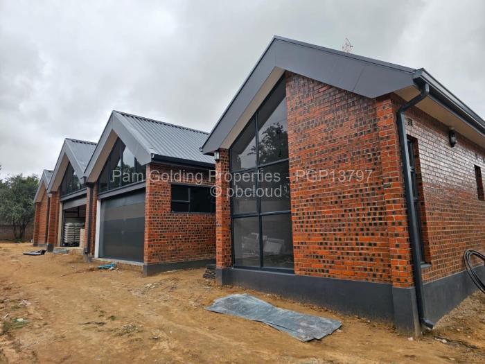 Townhouse/Cluster for Sale in Hillside Byo, Bulawayo