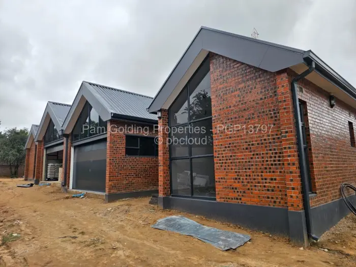 Townhouse/Cluster for Sale in Hillside Byo, Bulawayo