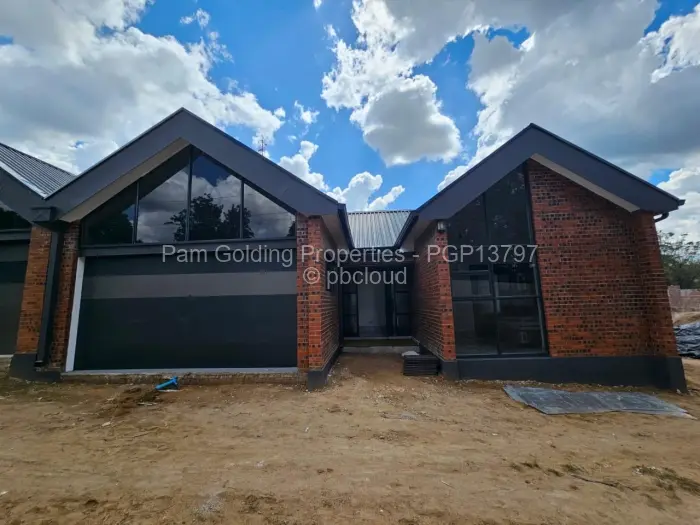 Townhouse/Cluster for Sale in Hillside Byo, Bulawayo