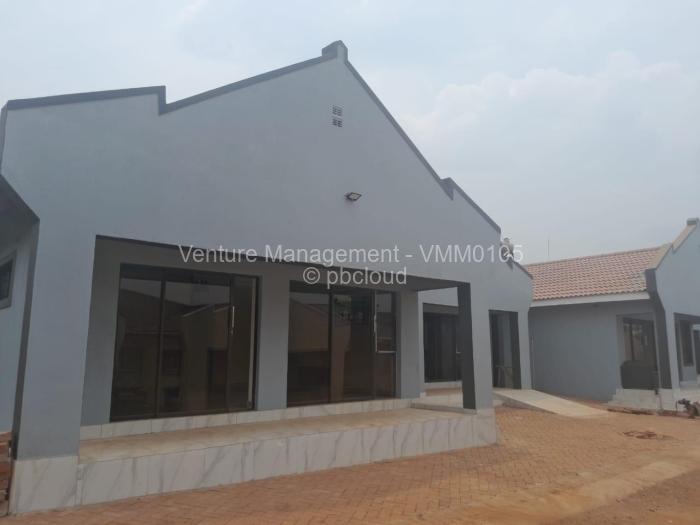 2 Bedroom House to Rent in Bluff Hill, Harare