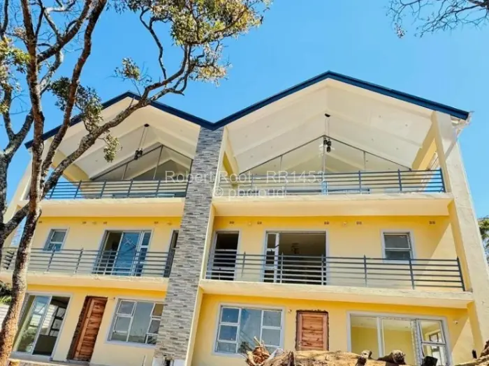 Townhouse/Cluster for Sale in Greystone Park, Harare