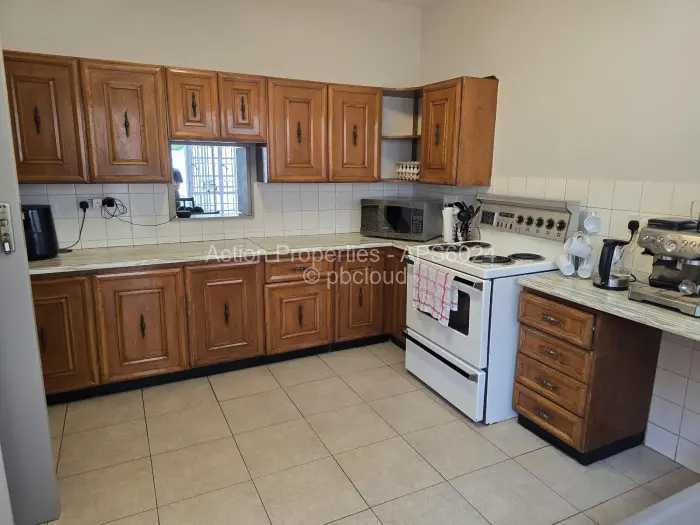 3 Bedroom Cottage/Garden Flat for Sale in Avenues, Harare