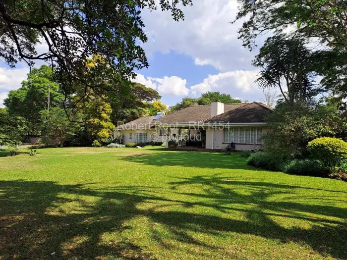 5 Bedroom House for Sale in Highlands, Harare