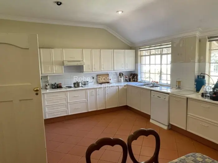 5 Bedroom House for Sale in Highlands, Harare