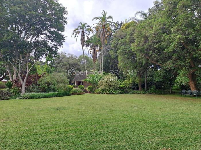 5 Bedroom House for Sale in Highlands, Harare
