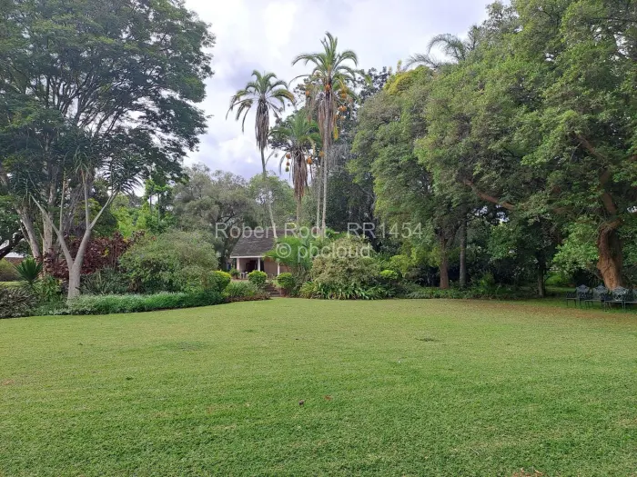 5 Bedroom House for Sale in Highlands, Harare