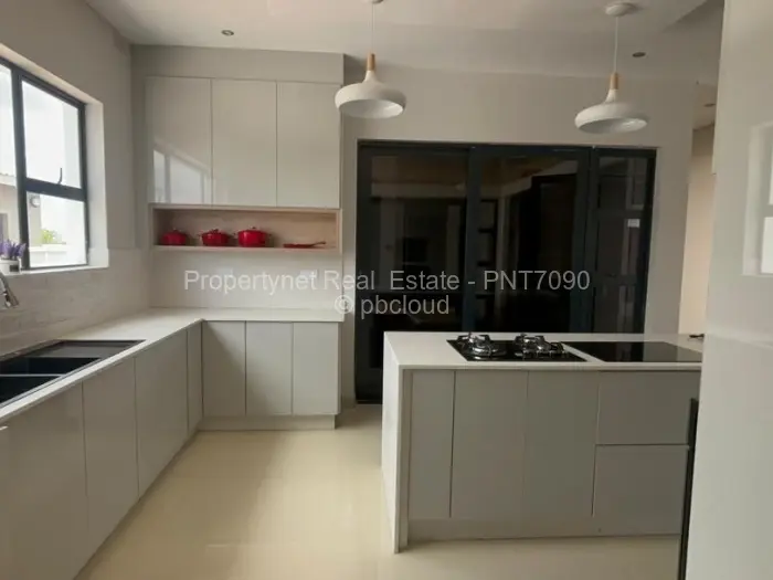 Townhouse/Cluster for Sale in Arlington, Harare