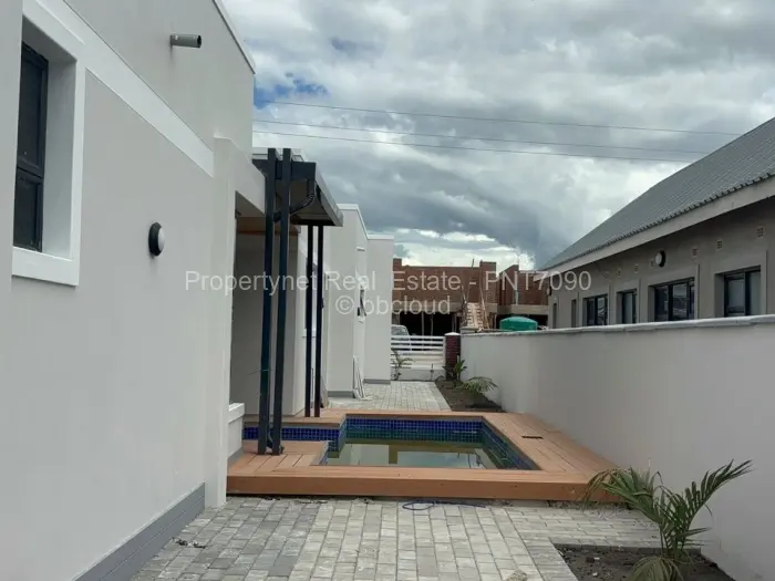 Townhouse/Cluster for Sale in Arlington, Harare