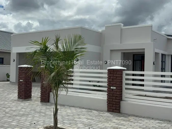 Townhouse/Cluster for Sale in Arlington, Harare