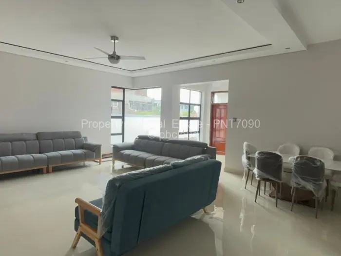 Townhouse/Cluster for Sale in Arlington, Harare