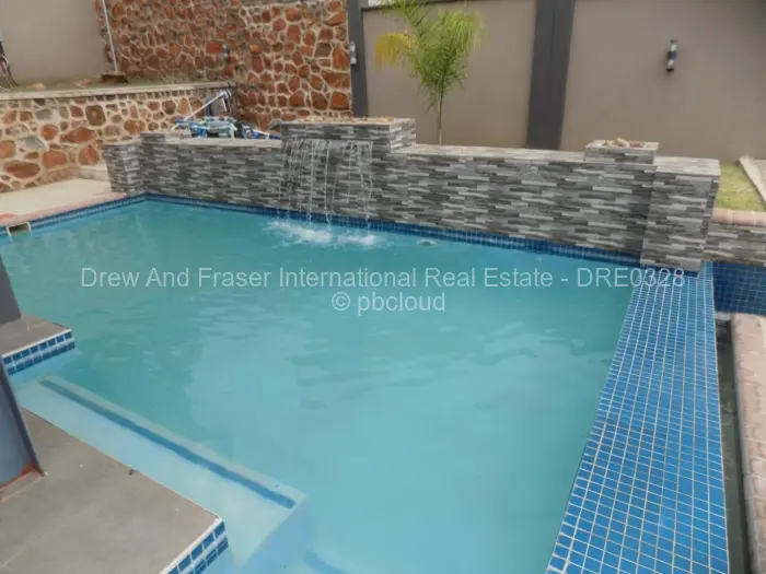 7 Bedroom House to Rent in Rolf Valley