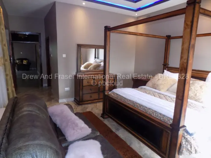 7 Bedroom House to Rent in Rolf Valley
